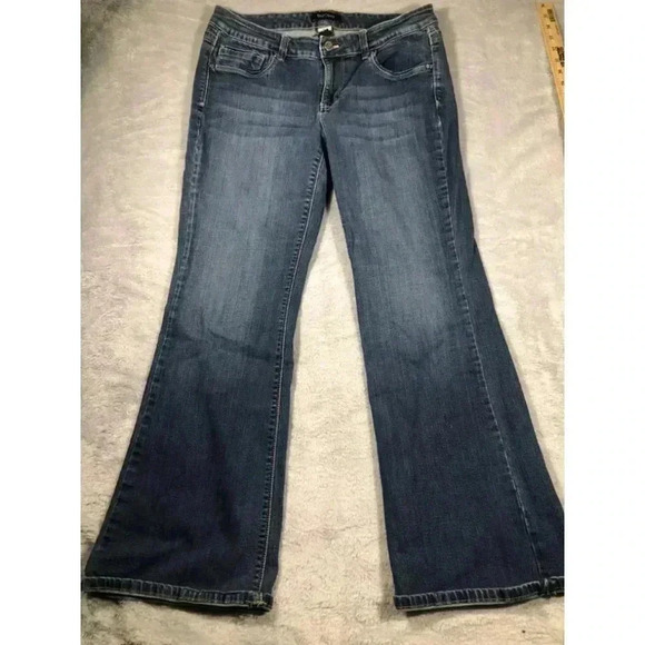 White House black market size 14 - Picture 1 of 4